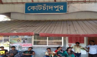 সুন্দরবন এক্সপ্রেস লাইনচ্যুত, খুলনার সঙ্গে রেল যোগাযোগ বন্ধ