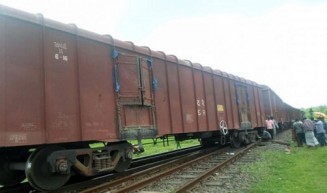 খুলনার সঙ্গে সারাদেশের রেল যোগাযোগ বন্ধ