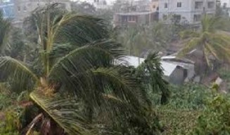 ফণীর আঘাতে ভোলায় শতাধিক ঘরবাড়ি বিধ্বস্ত