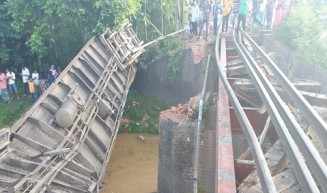 মৌলভীবাজারের ট্রেন দুর্ঘটনায় তদন্ত কমিটি