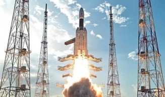 চাঁদের উদ্দেশে যাত্রা করেছে চন্দ্রযান-২