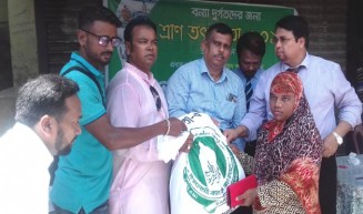 ইসলামী ব্যাংক সিলেট জোনের উদ্যোগে বন্যার্তদের মাঝে ত্রাণ বিতরণ