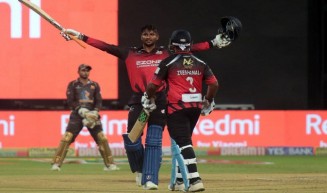 এক ম্যাচে ১৩৪ রান ও ৮ উইকেট!