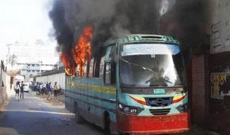 বাসে আগুন দেয়ার ঘটনায় ৩ বিএনপি কর্মী আটক