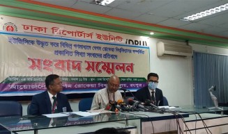 ২২ ঘণ্টা কাজ করি, ২ ঘণ্টা ঘুমাই: বেরোবি উপাচার্য