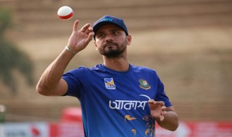 এনসিএল নিয়ে ভাবছেন না মাশরাফী