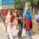 পেটের দায়ে চরম দুর্ভোগে পোশাকশ্রমিকরা