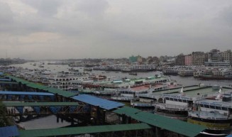 রোববার দুপুর পর্যন্ত নৌযান চলাচলের অনুমতি