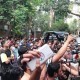 গ্রেপ্তারের পর ইভ্যালির রাসেলের পক্ষে গ্রাহকদের বিক্ষোভ