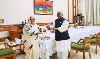 প্রধানমন্ত্রীর সঙ্গে দেখা করেছেন আজমত উল্লা