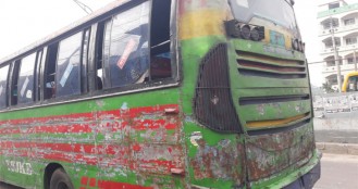 কাশিমপুরে একটি যাত্রীবাহী চলন্ত বাসে আগুন