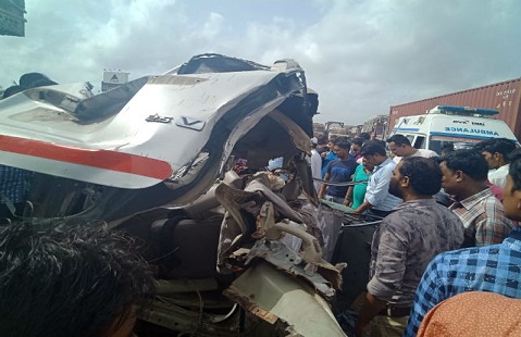 গুজরাটে সড়ক দুর্ঘটনায় একই পরিবারের নিহত ১০