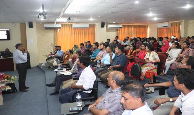 হাসপাতাল,ক্লিনিক ছাড়া রোগীদের সঙ্গেও ফার্মাসিস্টদের সম্পর্ক আছেঃযবিপ্রবি উপাচার্য