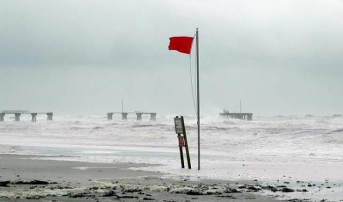 সমুদ্রবন্দরে ৪ নম্বর সংকেত