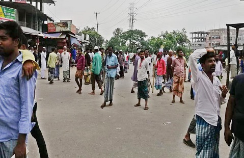 ডেমরায় পাটকল শ্রমিকদের সড়ক অবরোধ অব্যাহত