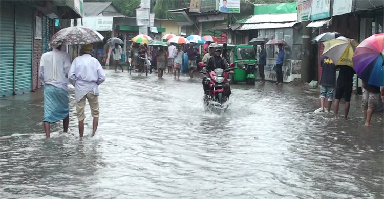 সুনামগঞ্জে সুরমা নদীর পানি বৃদ্ধি, শহরে জলাবদ্ধতা