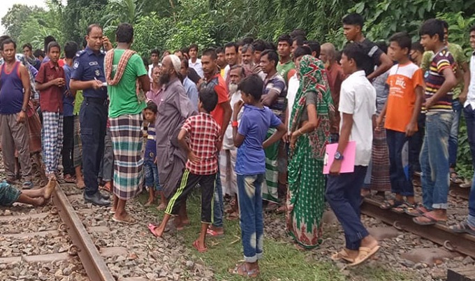 চুয়াডাঙ্গায় রেললাইন থেকে রক্তাক্ত মরদেহ উদ্ধার