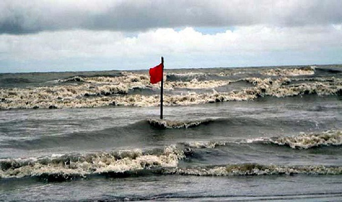 সমুদ্রবন্দরে ৩ নম্বর সংকেত