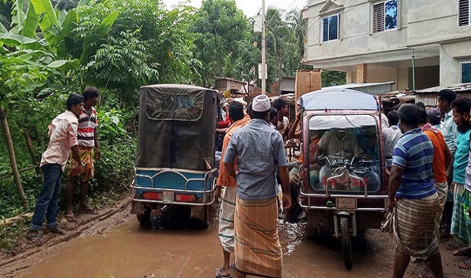 পঞ্চগড়ে স্কুলের দেয়াল ধসে শিক্ষার্থী নিহত