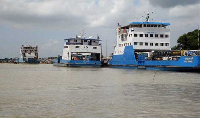 শিমুলিয়া-কাঁঠালবাড়ী: বছরজুড়েই ফেরিঘাটে ‘ভিআইপি-সেবা’ আতঙ্ক