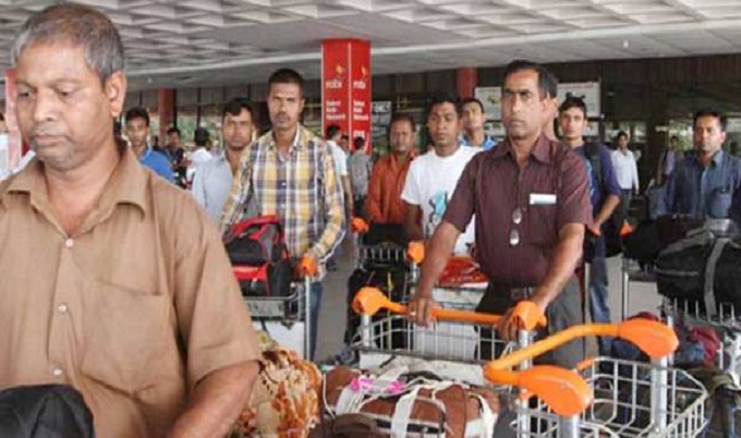 সৌদিতে ধরপাকড়: ফিরলেন আরও ১৭৩ বাংলাদেশি কর্মী