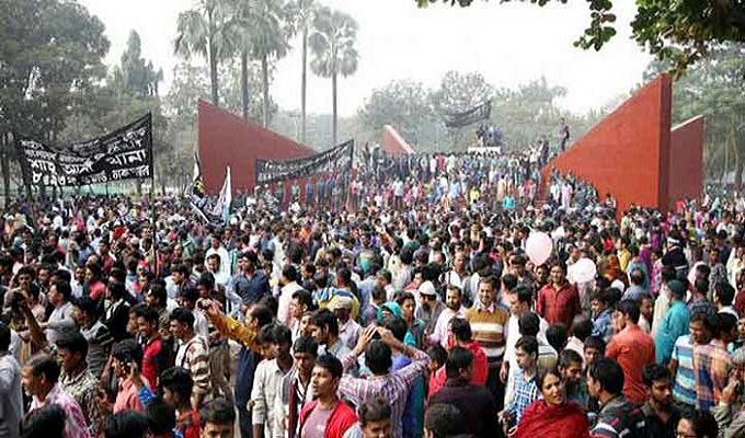 বুদ্ধিজীবী স্মৃতি সৌধে সর্বস্তরের জনতার ঢল