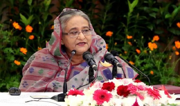 ‘অর্থনৈতিক প্রবৃদ্ধিতে এগিয়ে যাচ্ছে দেশ’