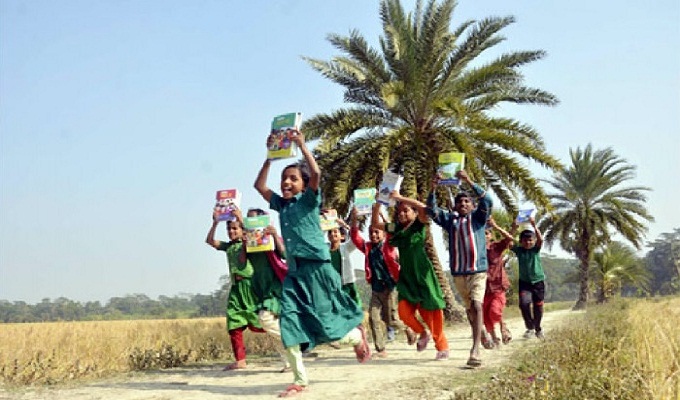 স্কুলে স্কুলে বই উৎসব আজ
