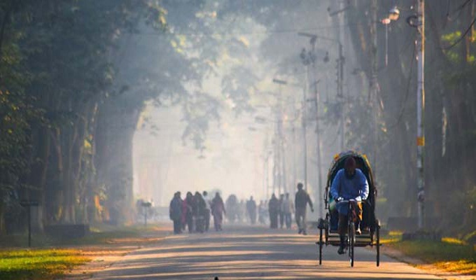 রোদে ঝলমলে রাজধানী, তেঁতুলিয়ায় শৈত্যপ্রবাহ