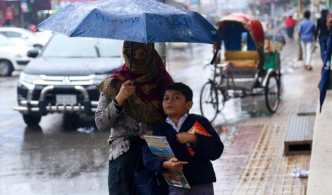 নেমেছে বৃষ্টি, আবার বাড়বে শীত