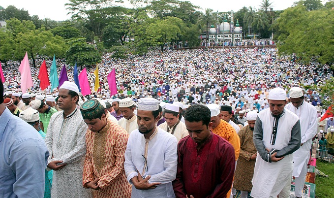 এবার ঈদগাহে নামাজ ও কোলাকুলি নয়: ধর্ম মন্ত্রণালয়