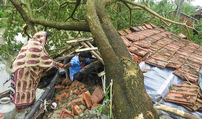 আমফানের তাণ্ডবে যশোরে মৃত বেড়ে ১২