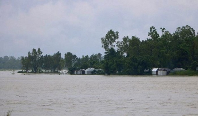 ছয় জেলায় বন্যা, লাখেরও বেশি মানুষ পানিবন্দি