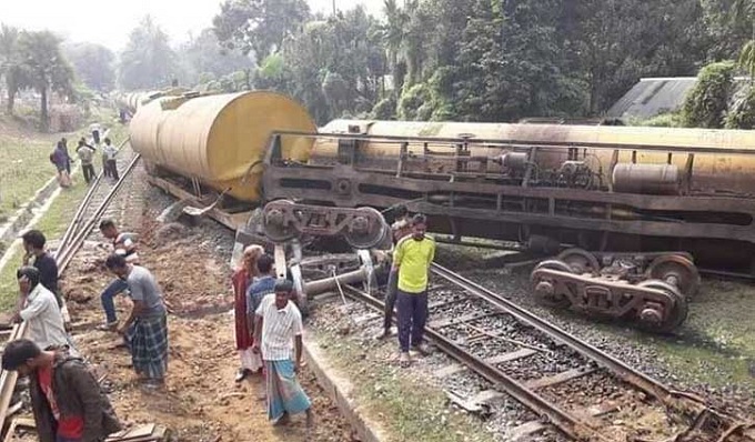 ১১ ঘন্টা পর সিলেটের সাথে সারা দেশের ট্রেন চলাচল স্বাভাবিক