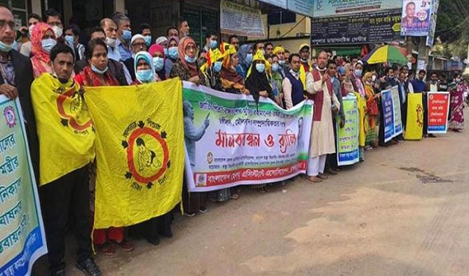 আশ্বাস পেয়ে কাজে ফিরছেন স্বাস্থ্য সহকারীরা