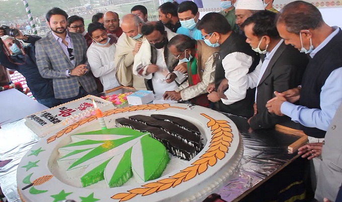 কিশোরগঞ্জে ৭৮ পাউন্ড কেকে রাষ্ট্রপতির জন্মদিন উদযাপন