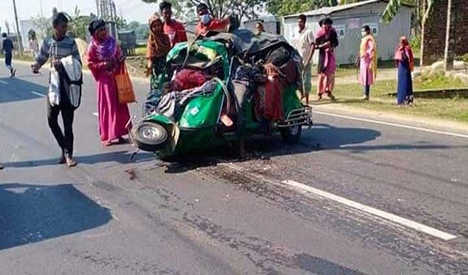 ময়মনসিংহে বাস-অটোরিকশা সংঘর্ষে নিহত ৭