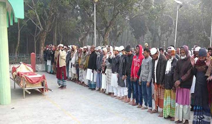 দাদা-দাদির কবরের পাশে শায়িত সেই স্কুলছাত্রী