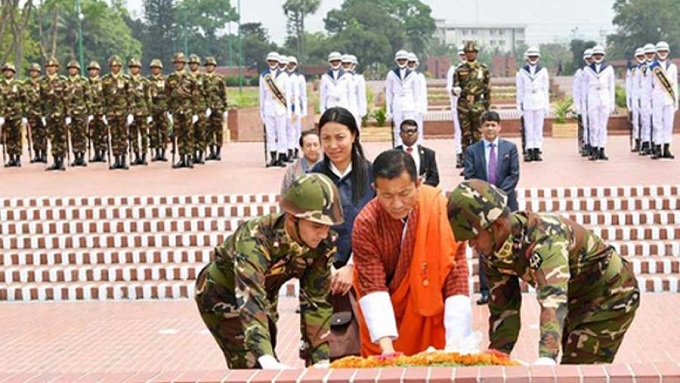 জাতীয় স্মৃতিসৌধে ভুটানের প্রধানমন্ত্রীর শ্রদ্ধা