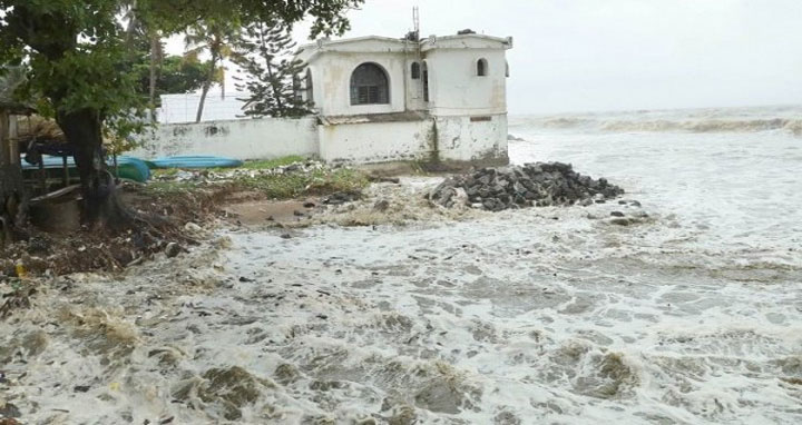 ঘূর্ণিঝড় ‘তাওকত’ এর তাণ্ডবে নিহত ১৪