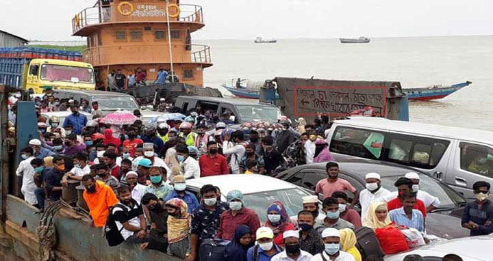 শিমুলিয়া-বাংলাবাজার ফেরিতে যাত্রী ও যানবাহনের উভয়মুখী চাপ