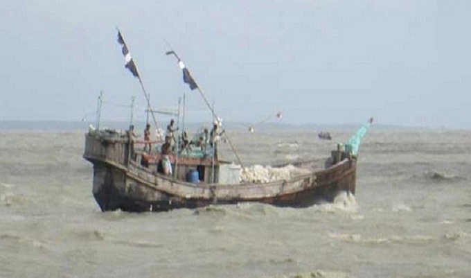 রোববারের মধ্যে সব নৌকা-ট্রলারকে ফেরার সতর্কবার্তা