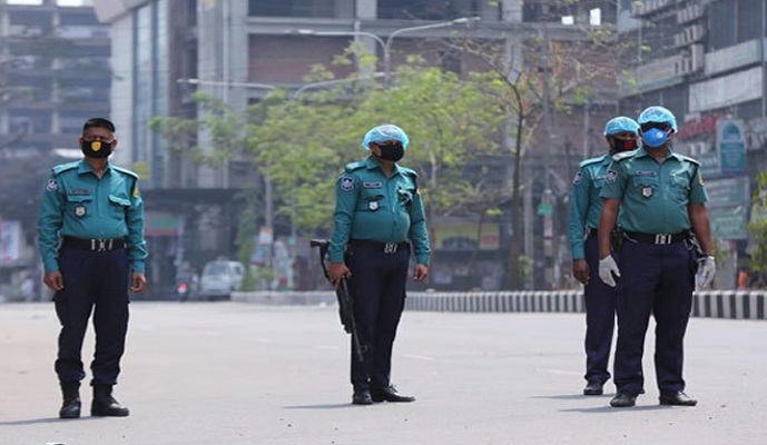 মিরপুরে লকডাউন দেখতে আসা শতাধিক ব্যক্তি আটক