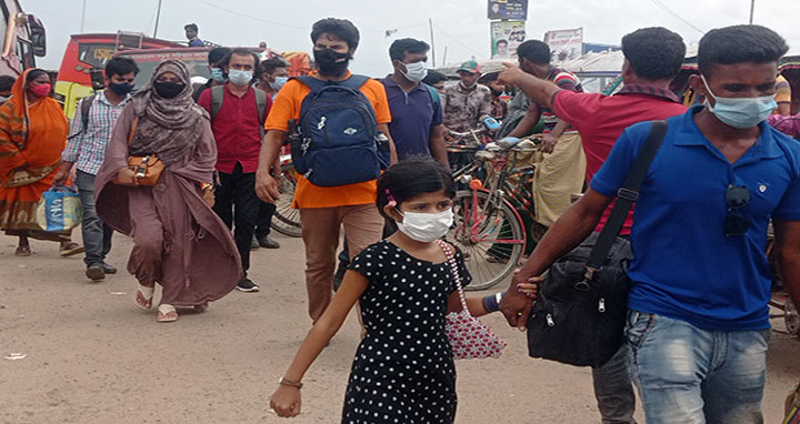 দৌলতদিয়া ফেরি ও লঞ্চঘাটে যাত্রীর চাপ বাড়ছে