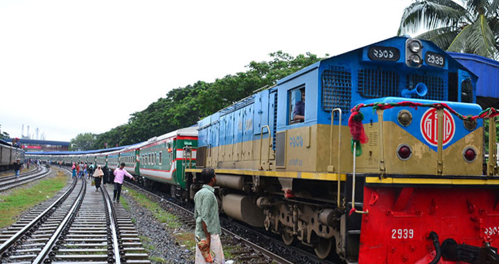 আজ থেকে ট্রেনের টিকিট বিক্রি শুরু