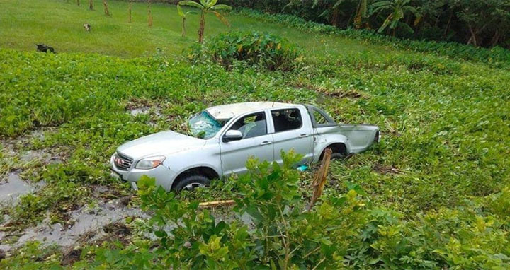 প্রাইভেটকার খাদে পড়ে চীনা নাগরিকসহ নিহত ৩