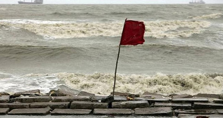 সাগরে লঘুচাপ, সমুদ্র বন্দরগুলোয় ৩ নম্বর সংকেত