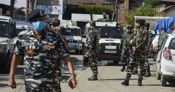 কাশ্মিরে গোলাগুলিতে ৫ ভারতীয় সেনা নিহত