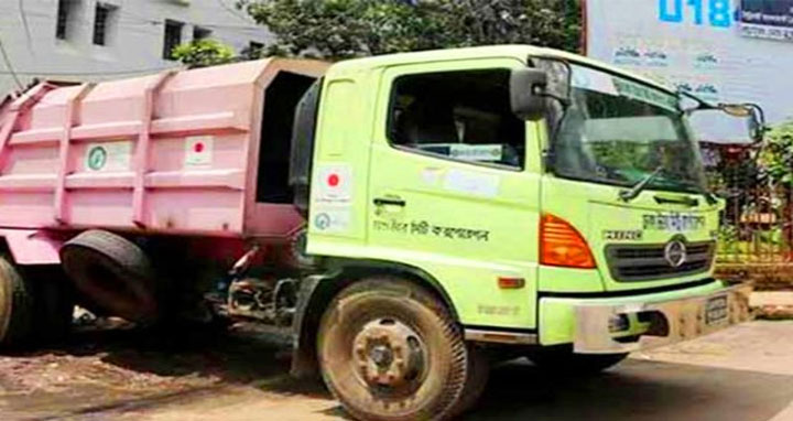 ফের ডিএসসিসির ময়লার গাড়ির ধাক্কায় প্রাণ গেল বৃদ্ধের