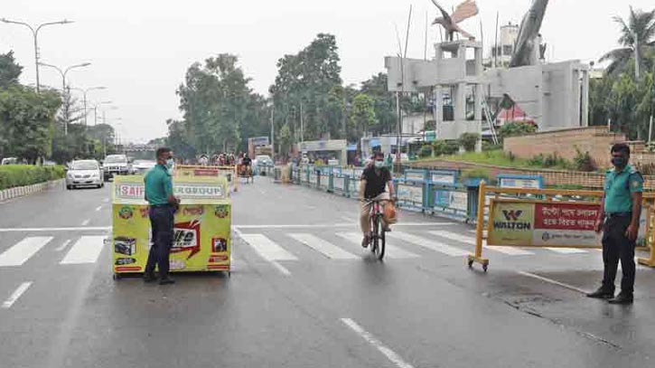 ফের বাড়ছে করোনা, আসছে বিধিনিষেধ